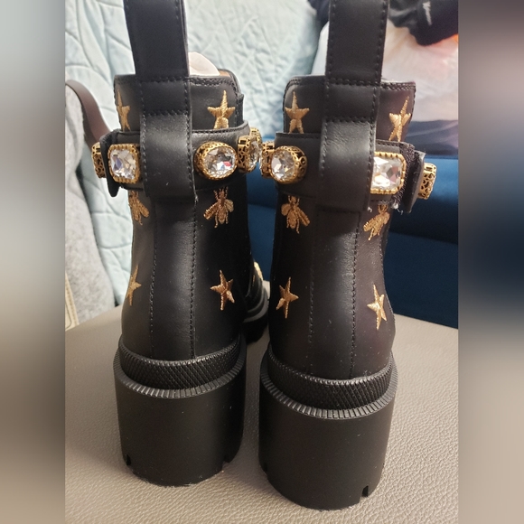 🚫SOLD🚫 Gucci Calfskin Bee Star Embroidered Ankle Boots size 36.5 - Picture 2 of 8
